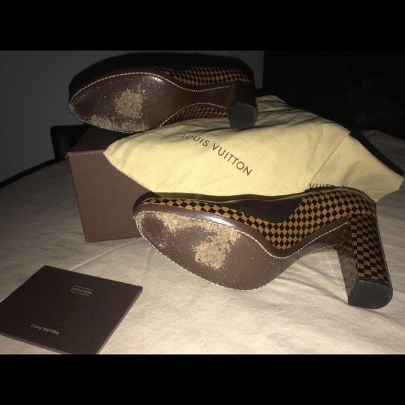 Authentic Louis Vuitton Domier Print Heels - Picture 3 of 7